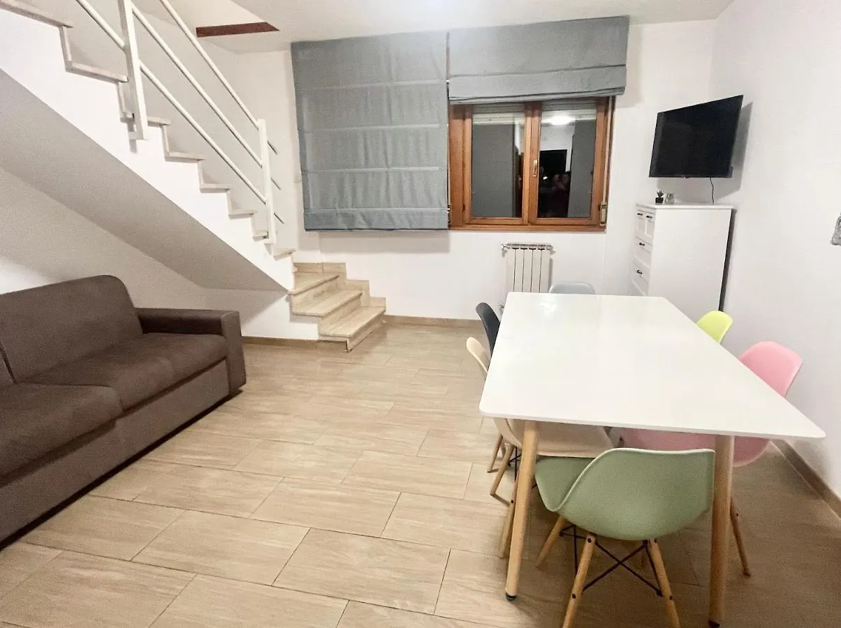 Miedonne Home In Roma Italia